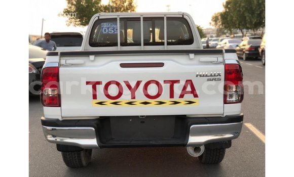 Nunua Imported Toyota Hilux Nyeupe Gari ndani ya Import - Dubai nchini Bujumbura Nunua Imported Toyota Hilux Nyeupe Gari ndani ya Import - Dubai nchini Bujumbura
