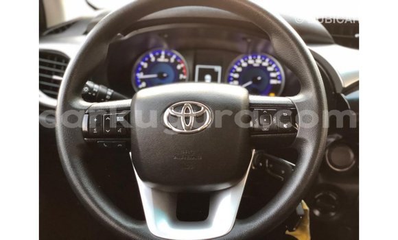 Nunua Imported Toyota Hilux Nyeupe Gari ndani ya Import - Dubai nchini Bujumbura Nunua Imported Toyota Hilux Nyeupe Gari ndani ya Import - Dubai nchini Bujumbura