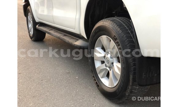 Nunua Imported Toyota Hilux Nyeupe Gari ndani ya Import - Dubai nchini Bujumbura Nunua Imported Toyota Hilux Nyeupe Gari ndani ya Import - Dubai nchini Bujumbura