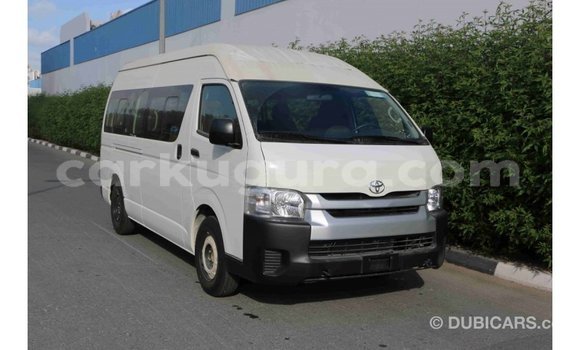 Acheter Import Voiture Toyota Hiace Blanc à Import - Dubai, Bujumbura Acheter Import Voiture Toyota Hiace Blanc à Import - Dubai, Bujumbura