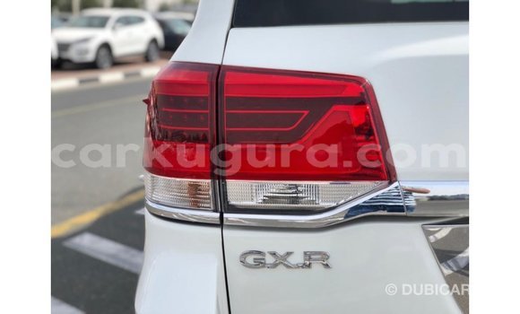 Nunua Imported Toyota Land Cruiser Nyeupe Gari ndani ya Import - Dubai nchini Bujumbura Nunua Imported Toyota Land Cruiser Nyeupe Gari ndani ya Import - Dubai nchini Bujumbura