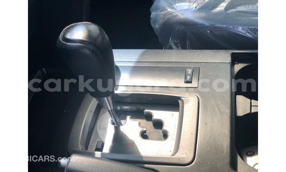 Acheter Import Voiture Toyota Land Cruiser Blanc à Import - Dubai, Bujumbura Acheter Import Voiture Toyota Land Cruiser Blanc à Import - Dubai, Bujumbura