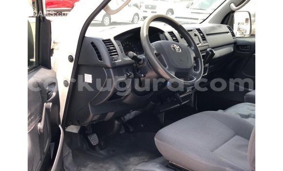 Buy Import Toyota Hiace White Car in Import - Dubai in Bujumbura Buy Import Toyota Hiace White Car in Import - Dubai in Bujumbura