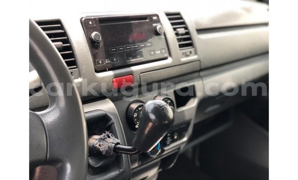 Buy Import Toyota Hiace White Car in Import - Dubai in Bujumbura Buy Import Toyota Hiace White Car in Import - Dubai in Bujumbura