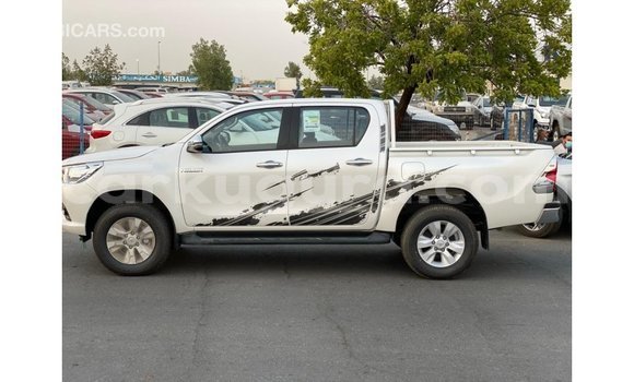 Buy Import Toyota Hilux White Car in Import - Dubai in Bujumbura Buy Import Toyota Hilux White Car in Import - Dubai in Bujumbura
