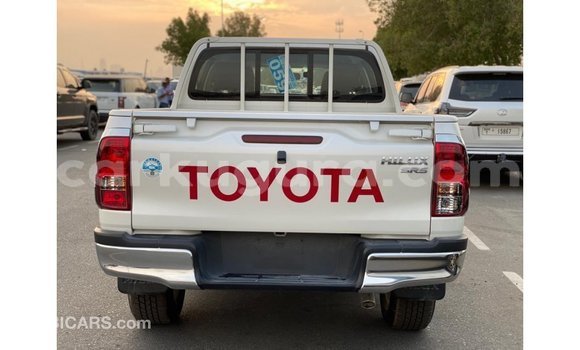 Buy Import Toyota Hilux White Car in Import - Dubai in Bujumbura Buy Import Toyota Hilux White Car in Import - Dubai in Bujumbura