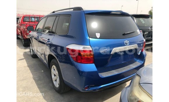 Acheter Import Voiture Toyota Highlander Bleu à Import - Dubai, Bujumbura Acheter Import Voiture Toyota Highlander Bleu à Import - Dubai, Bujumbura
