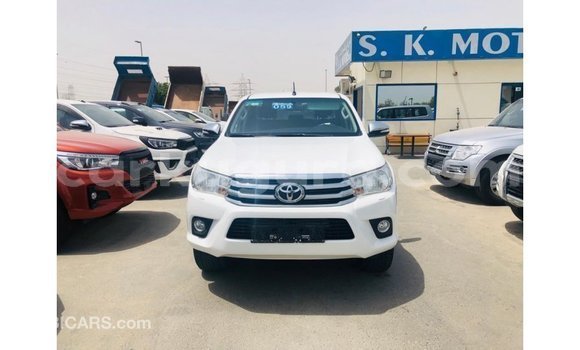 Nunua Imported Toyota Hilux Nyeupe Gari ndani ya Import - Dubai nchini Bujumbura Nunua Imported Toyota Hilux Nyeupe Gari ndani ya Import - Dubai nchini Bujumbura