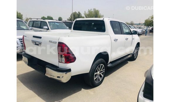 Nunua Imported Toyota Hilux Nyeupe Gari ndani ya Import - Dubai nchini Bujumbura Nunua Imported Toyota Hilux Nyeupe Gari ndani ya Import - Dubai nchini Bujumbura