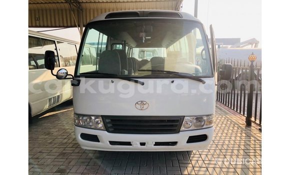 Acheter Import Voiture Toyota Coaster Blanc à Import - Dubai, Bujumbura Acheter Import Voiture Toyota Coaster Blanc à Import - Dubai, Bujumbura