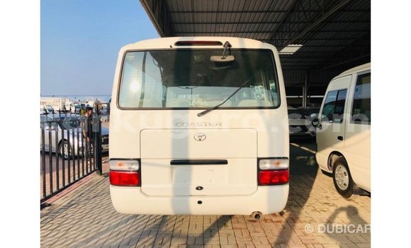 Acheter Import Voiture Toyota Coaster Blanc à Import - Dubai, Bujumbura Acheter Import Voiture Toyota Coaster Blanc à Import - Dubai, Bujumbura