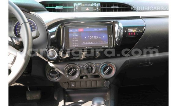 Acheter Import Voiture Toyota Hilux Noir à Import - Dubai, Bujumbura Acheter Import Voiture Toyota Hilux Noir à Import - Dubai, Bujumbura