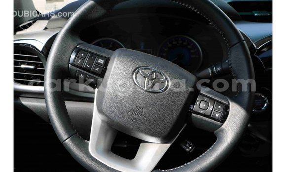 Acheter Import Voiture Toyota Hilux Noir à Import - Dubai, Bujumbura Acheter Import Voiture Toyota Hilux Noir à Import - Dubai, Bujumbura