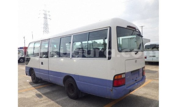 Acheter Import Voiture Toyota Coaster Blanc à Import - Dubai, Bujumbura Acheter Import Voiture Toyota Coaster Blanc à Import - Dubai, Bujumbura