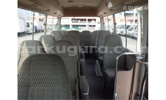 Acheter Import Voiture Toyota Coaster Blanc à Import - Dubai, Bujumbura Acheter Import Voiture Toyota Coaster Blanc à Import - Dubai, Bujumbura