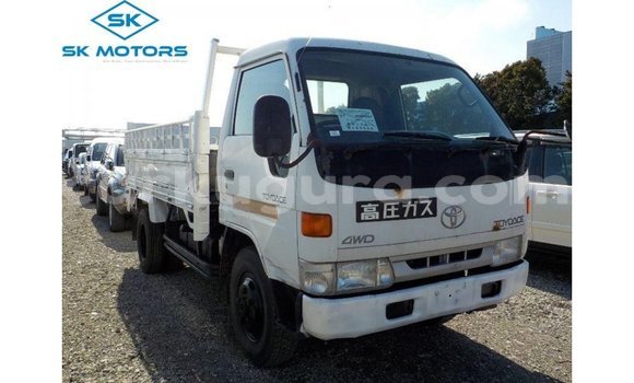 Acheter Import Voiture Toyota Dyna Blanc à Import - Dubai, Bujumbura