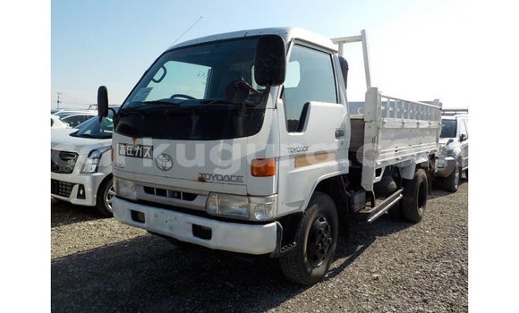 Acheter Import Voiture Toyota Dyna Blanc à Import - Dubai, Bujumbura Acheter Import Voiture Toyota Dyna Blanc à Import - Dubai, Bujumbura