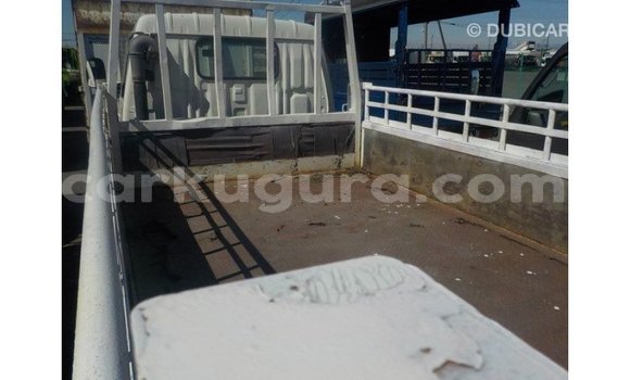 Acheter Import Voiture Toyota Dyna Blanc à Import - Dubai, Bujumbura Acheter Import Voiture Toyota Dyna Blanc à Import - Dubai, Bujumbura