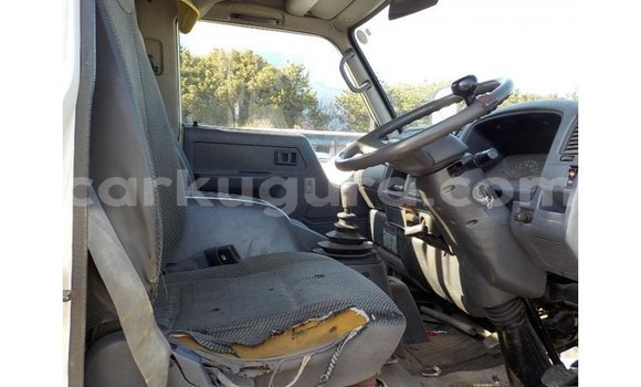 Acheter Import Voiture Toyota Dyna Blanc à Import - Dubai, Bujumbura Acheter Import Voiture Toyota Dyna Blanc à Import - Dubai, Bujumbura