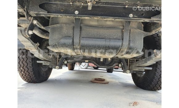 Acheter Import Voiture Toyota Land Cruiser Blanc à Import - Dubai, Bujumbura Acheter Import Voiture Toyota Land Cruiser Blanc à Import - Dubai, Bujumbura