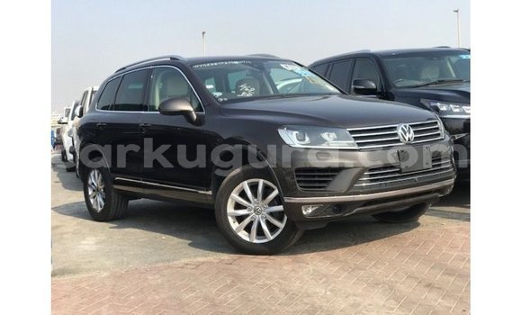 Buy Import Volkswagen Touareg Brown Car in Import - Dubai in Bujumbura