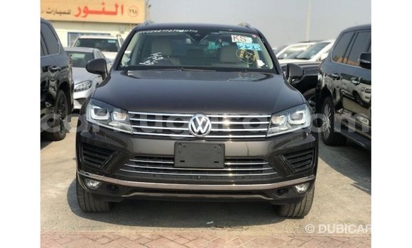 Acheter Import Voiture Volkswagen Touareg Marron à Import - Dubai, Bujumbura Acheter Import Voiture Volkswagen Touareg Marron à Import - Dubai, Bujumbura