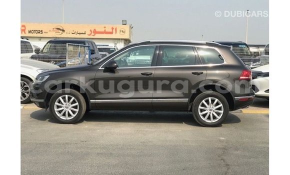 Acheter Import Voiture Volkswagen Touareg Marron à Import - Dubai, Bujumbura Acheter Import Voiture Volkswagen Touareg Marron à Import - Dubai, Bujumbura