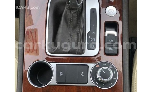 Acheter Import Voiture Volkswagen Touareg Marron à Import - Dubai, Bujumbura Acheter Import Voiture Volkswagen Touareg Marron à Import - Dubai, Bujumbura