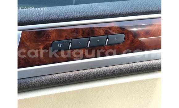 Acheter Import Voiture Volkswagen Touareg Marron à Import - Dubai, Bujumbura Acheter Import Voiture Volkswagen Touareg Marron à Import - Dubai, Bujumbura