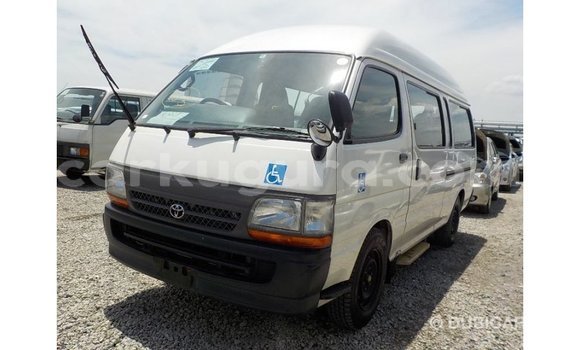 Acheter Import Voiture Toyota Hiace Blanc à Import - Dubai, Bujumbura Acheter Import Voiture Toyota Hiace Blanc à Import - Dubai, Bujumbura