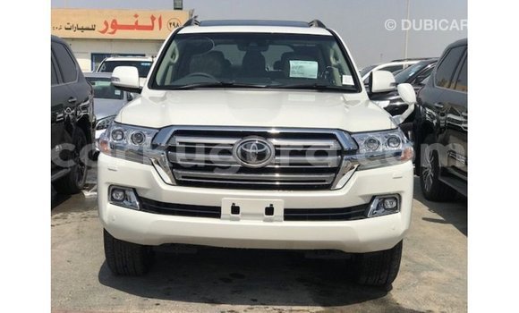 Acheter Import Voiture Toyota Land Cruiser Blanc à Import - Dubai, Bujumbura Acheter Import Voiture Toyota Land Cruiser Blanc à Import - Dubai, Bujumbura
