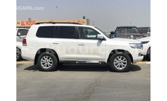 Acheter Import Voiture Toyota Land Cruiser Blanc à Import - Dubai, Bujumbura Acheter Import Voiture Toyota Land Cruiser Blanc à Import - Dubai, Bujumbura