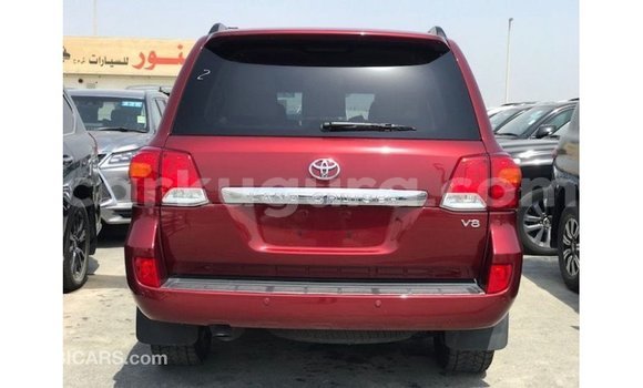 Acheter Import Voiture Toyota Land Cruiser Rouge à Import - Dubai, Bujumbura Acheter Import Voiture Toyota Land Cruiser Rouge à Import - Dubai, Bujumbura