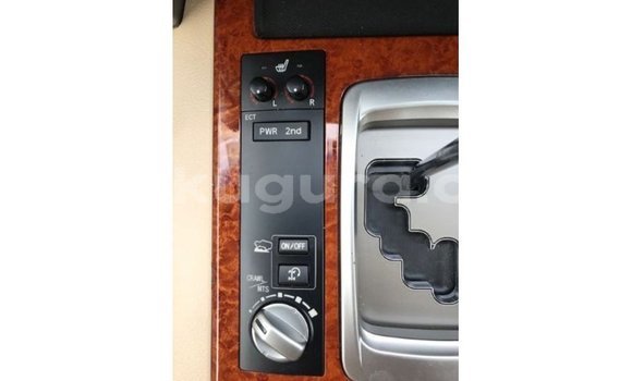 Acheter Import Voiture Toyota Land Cruiser Rouge à Import - Dubai, Bujumbura Acheter Import Voiture Toyota Land Cruiser Rouge à Import - Dubai, Bujumbura