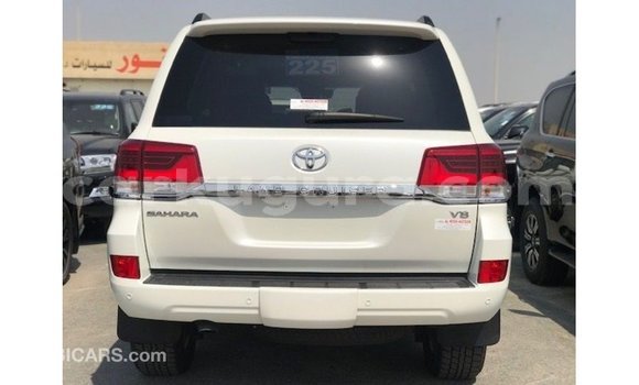 Acheter Import Voiture Toyota Land Cruiser Blanc à Import - Dubai, Bujumbura Acheter Import Voiture Toyota Land Cruiser Blanc à Import - Dubai, Bujumbura