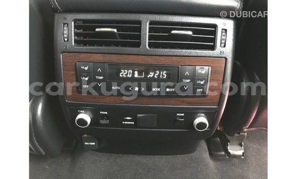 Acheter Import Voiture Toyota Land Cruiser Blanc à Import - Dubai, Bujumbura Acheter Import Voiture Toyota Land Cruiser Blanc à Import - Dubai, Bujumbura