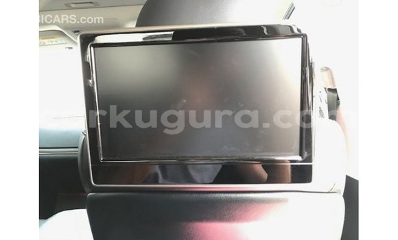 Acheter Import Voiture Toyota Land Cruiser Blanc à Import - Dubai, Bujumbura Acheter Import Voiture Toyota Land Cruiser Blanc à Import - Dubai, Bujumbura