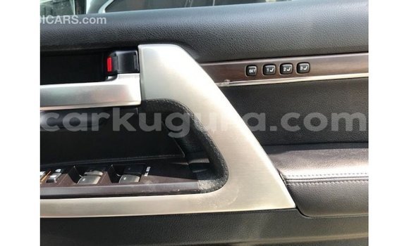 Acheter Import Voiture Toyota Land Cruiser Blanc à Import - Dubai, Bujumbura Acheter Import Voiture Toyota Land Cruiser Blanc à Import - Dubai, Bujumbura