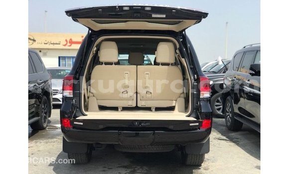 Nunua Imported Toyota Land Cruiser Nyeusi Gari ndani ya Import - Dubai nchini Bujumbura Nunua Imported Toyota Land Cruiser Nyeusi Gari ndani ya Import - Dubai nchini Bujumbura