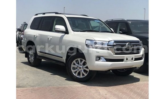 Buy Import Toyota Land Cruiser White Car in Import - Dubai in Bujumbura