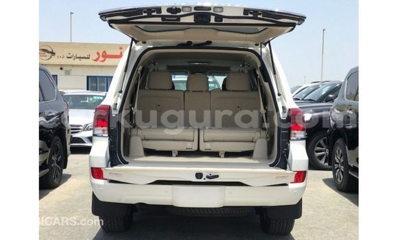 Buy Import Toyota Land Cruiser White Car in Import - Dubai in Bujumbura Buy Import Toyota Land Cruiser White Car in Import - Dubai in Bujumbura