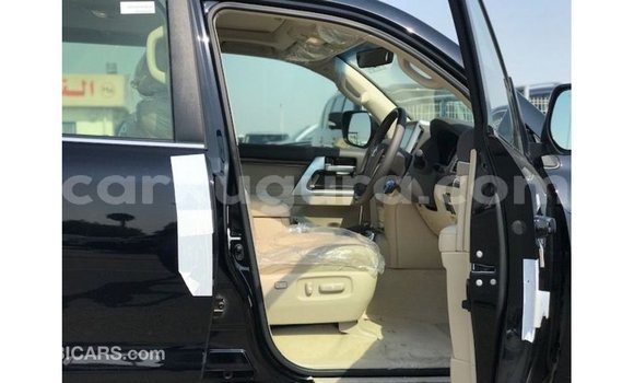 Nunua Imported Toyota Land Cruiser Nyeusi Gari ndani ya Import - Dubai nchini Bujumbura Nunua Imported Toyota Land Cruiser Nyeusi Gari ndani ya Import - Dubai nchini Bujumbura