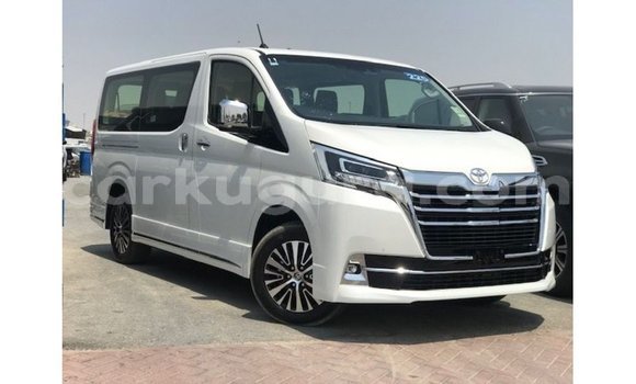 Buy Import Toyota Granvia White Car in Import - Dubai in Bujumbura