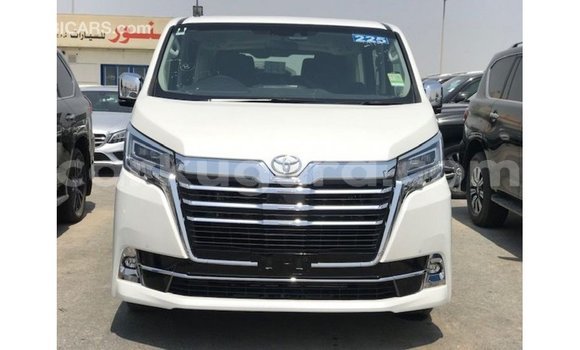 Buy Import Toyota Granvia White Car in Import - Dubai in Bujumbura Buy Import Toyota Granvia White Car in Import - Dubai in Bujumbura