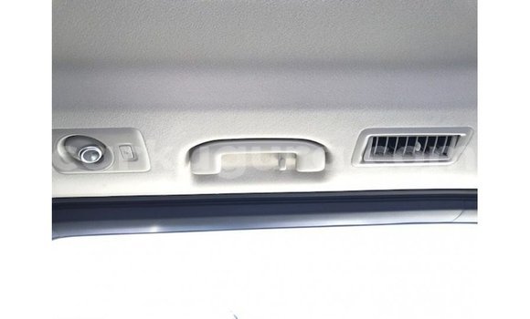 Nunua Imported Toyota Granvia Nyeupe Gari ndani ya Import - Dubai nchini Bujumbura Nunua Imported Toyota Granvia Nyeupe Gari ndani ya Import - Dubai nchini Bujumbura