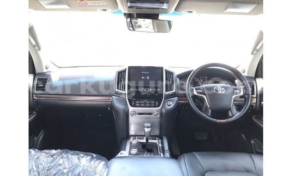 Buy Import Toyota Land Cruiser White Car in Import - Dubai in Bujumbura Buy Import Toyota Land Cruiser White Car in Import - Dubai in Bujumbura