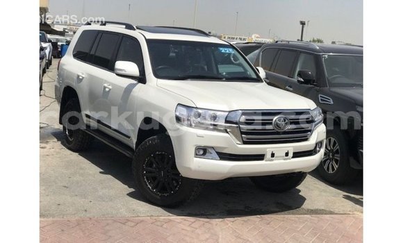 Buy Import Toyota Land Cruiser White Car in Import - Dubai in Bujumbura Buy Import Toyota Land Cruiser White Car in Import - Dubai in Bujumbura