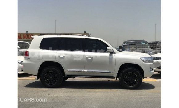Buy Import Toyota Land Cruiser White Car in Import - Dubai in Bujumbura Buy Import Toyota Land Cruiser White Car in Import - Dubai in Bujumbura