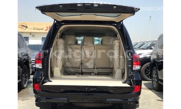 Acheter Import Voiture Toyota Land Cruiser Noir à Import - Dubai, Bujumbura Acheter Import Voiture Toyota Land Cruiser Noir à Import - Dubai, Bujumbura