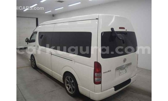 Acheter Import Voiture Toyota Hiace Blanc à Import - Dubai, Bujumbura Acheter Import Voiture Toyota Hiace Blanc à Import - Dubai, Bujumbura